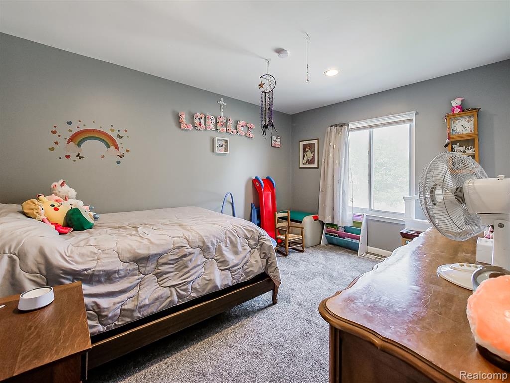 900 Surrey Heights, Westland, MI 48186 — Photo 12