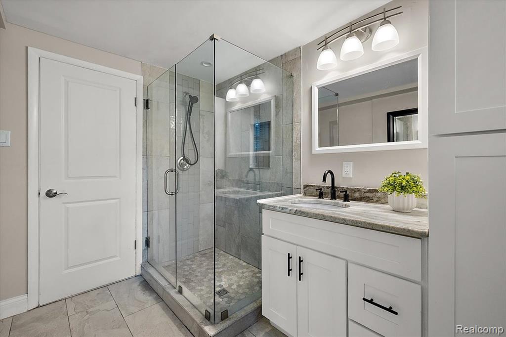 4521 Coachmaker Drive, Bloomfield Hills, MI 48302 — Photo 33