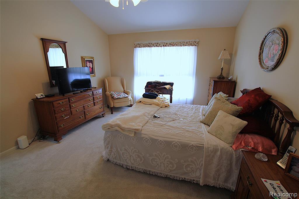 5942 Augusta Lane, Grand Blanc, MI 48439 — Photo 19