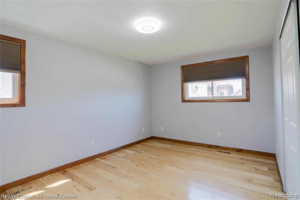 38146 Mast Street, Harrison Township, MI — Photo 46
