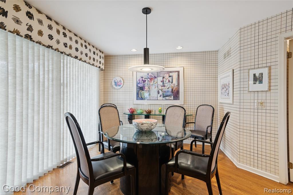5104 Woodcliff Hill Road W, West Bloomfield, MI 48323 — Photo 24