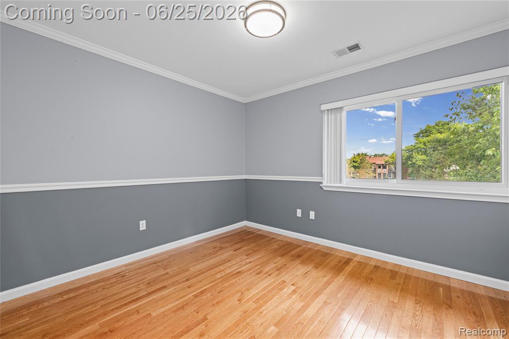 33693 Pondview Circle, Livonia, MI 48152 — Photo 16