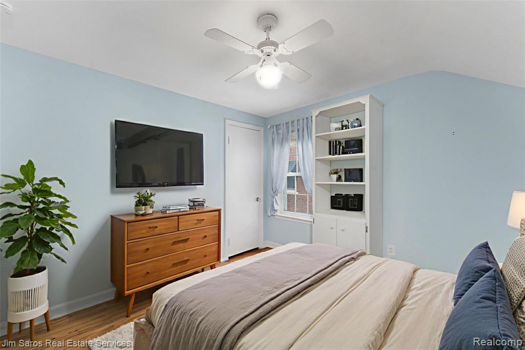 1525 Hollywood Avenue, Grosse Pointe Woods, MI 48236 — Photo 17