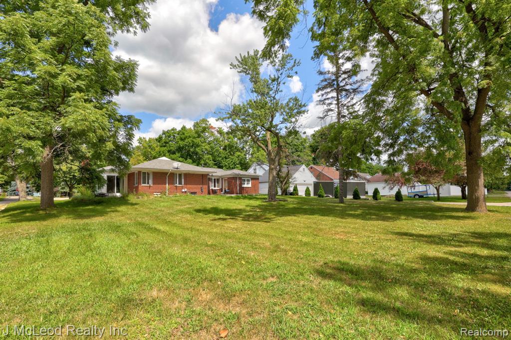 703 W Burnside Street, Caro, MI 48723 — Photo 35