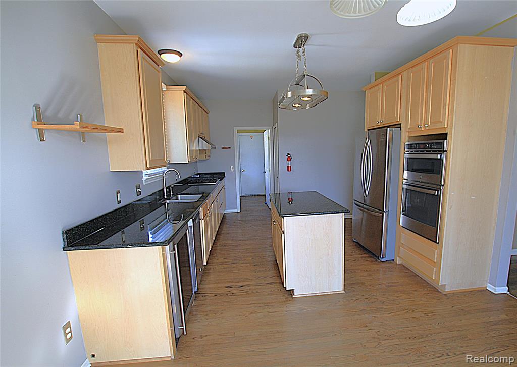 11152 Woodfield Parkway, Grand Blanc, MI 48439 — Photo 12
