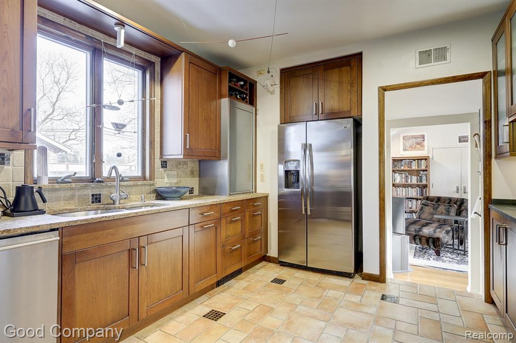 19 Oakdale Boulevard, Pleasant Ridge, MI — Photo 26