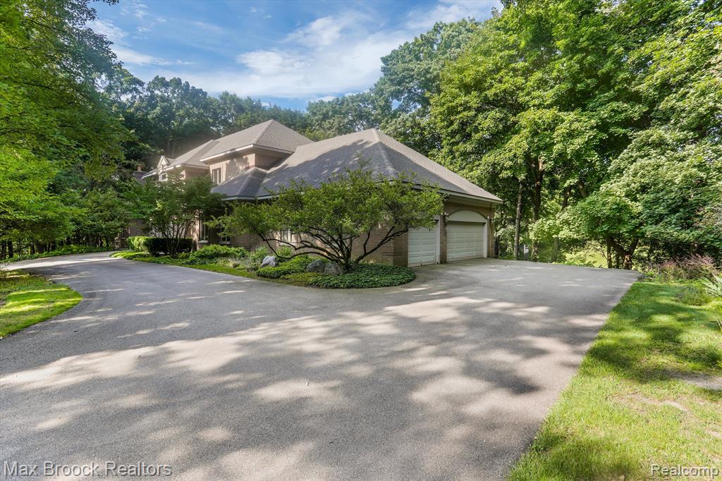 4366 KAREN Lane, Bloomfield Hills, MI 48302 — Photo 67