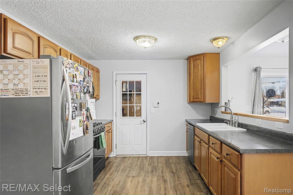 5233 Sagamore Drive, Swartz Creek, MI 48473 — Photo 9