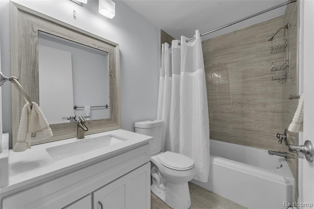 8200 E Jefferson Ave, 1610, Detroit, MI 48214 — Photo 43