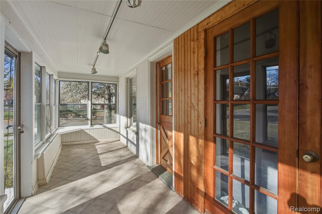 703 Parkdale Road, Rochester, MI 48307 — Photo 18