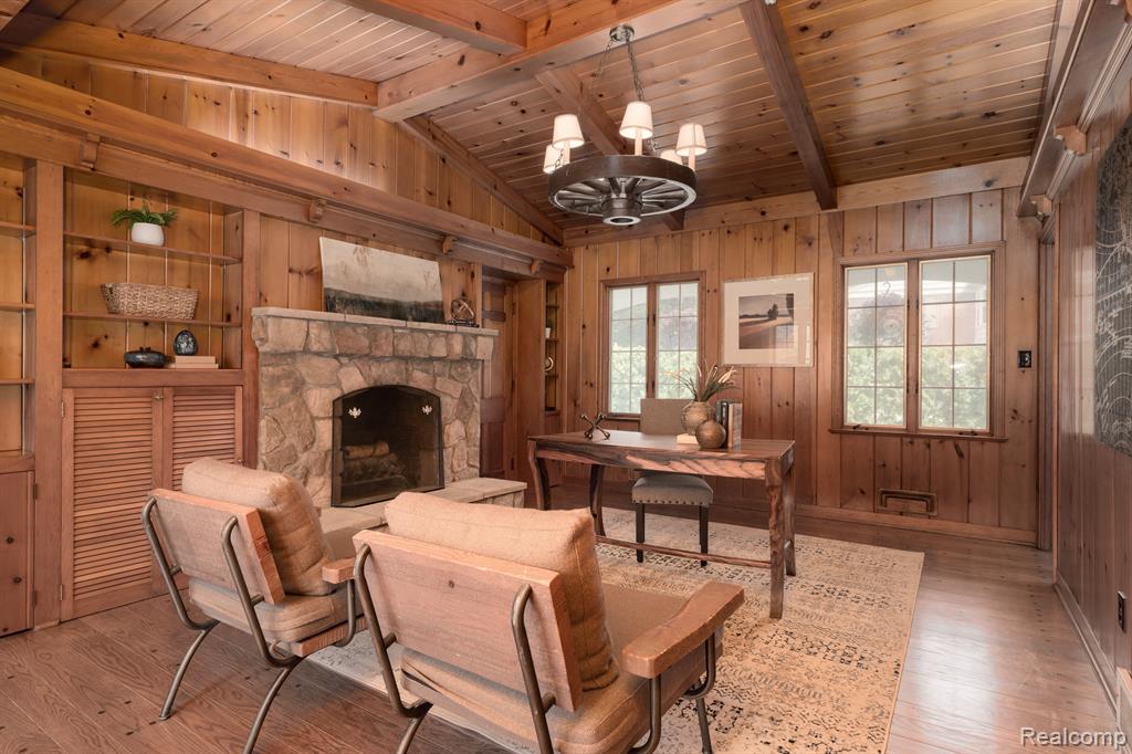 555 N GLENGARRY Road, Bloomfield Hills, MI 48301 — Photo 15