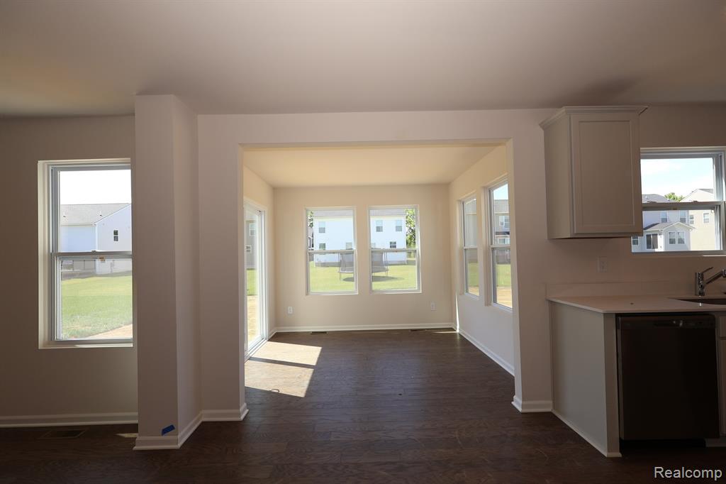 634 Harvest Way, Chelsea, MI 48118 — Photo 8