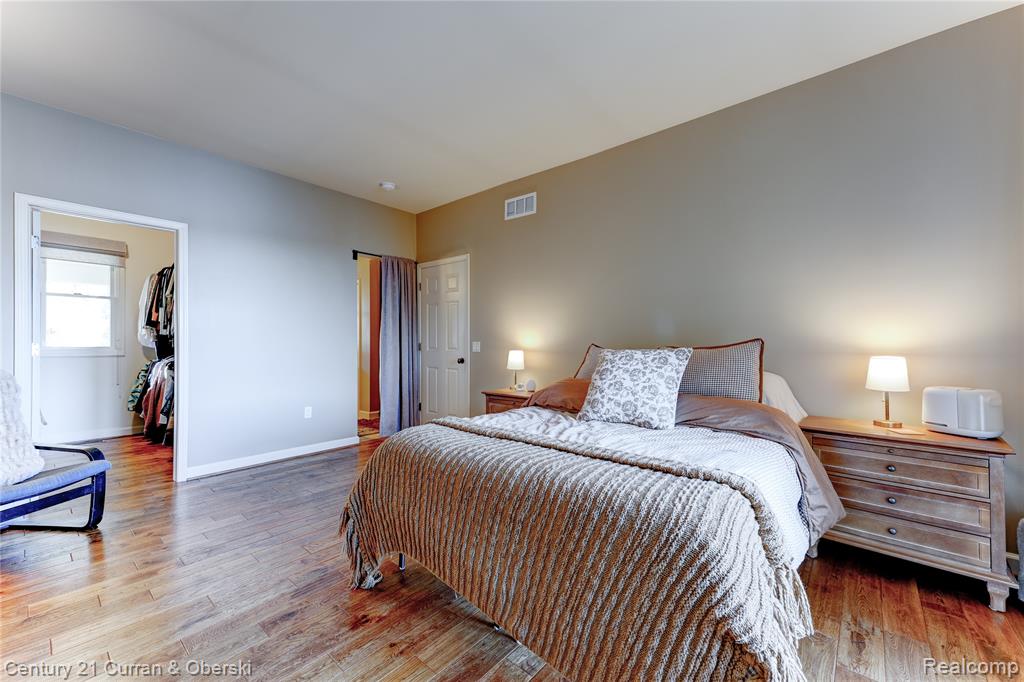 8308 Peninsular Drive, Fenton, MI 48430 — Photo 21