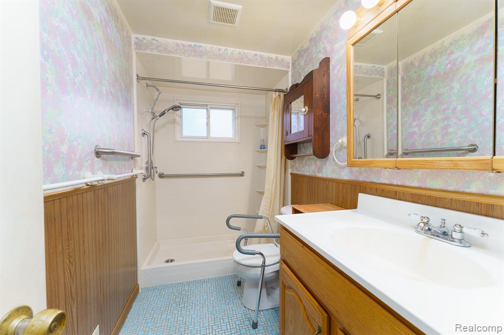 985 TIERNEY, Highland, MI 48356 — Photo 10