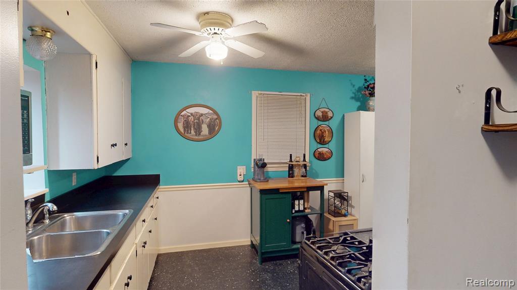 5465 Johnson Road, Flushing, MI 48433 — Photo 20