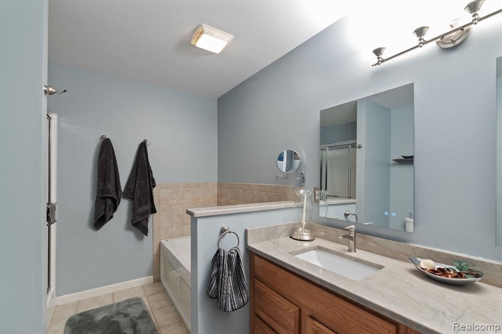 6197 MOUNTAIN LAUREL Drive, Brighton, MI 48116 — Photo 18