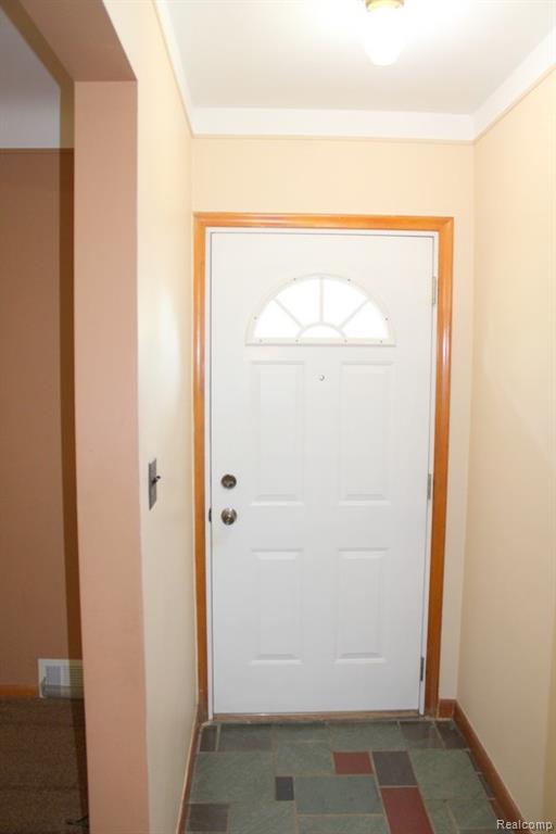 9396 Allen Road, Allen Park, MI 48101 — Photo 10