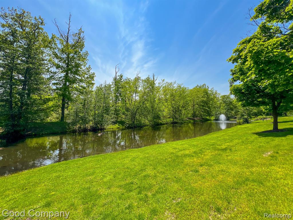 5201 Tamara Circle, Walled Lake, MI 48390 — Photo 23