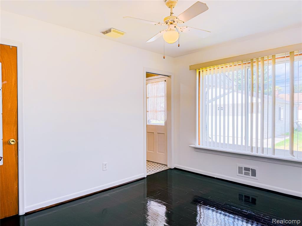 4801 E 13 Mile Road, Warren, MI 48092 — Photo 10