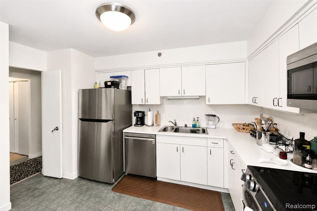 5000 Town Center, Southfield, MI 48075 — Photo 5