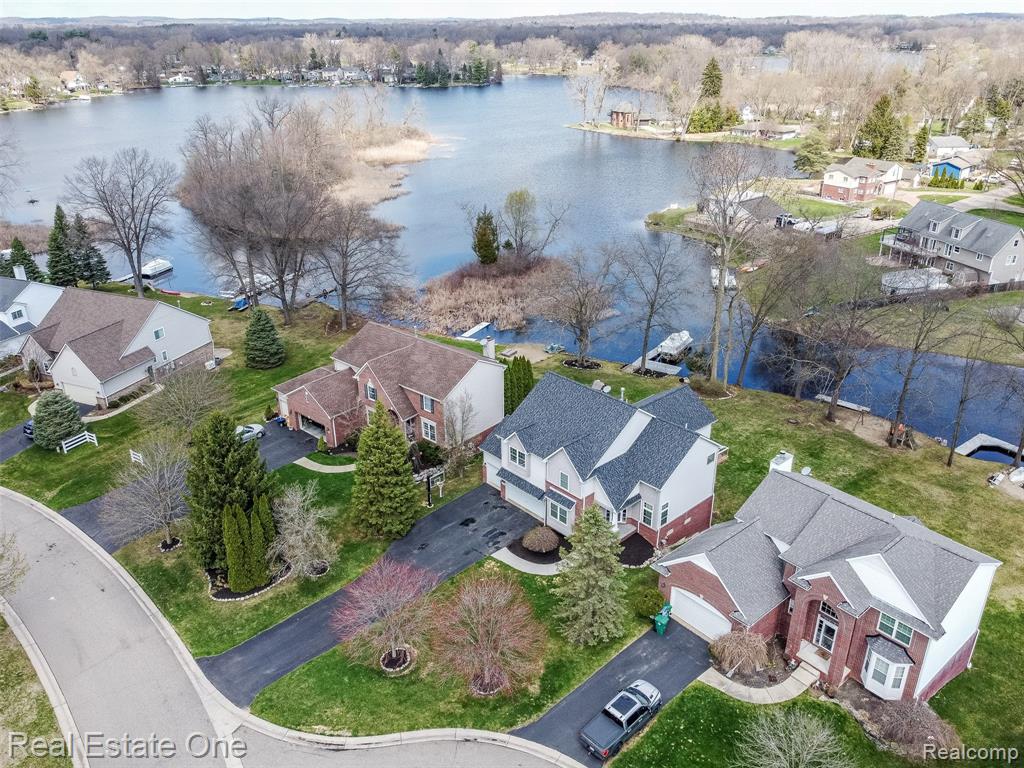5716 Lancaster Lane, Commerce Twp, MI 48382 — Photo 4