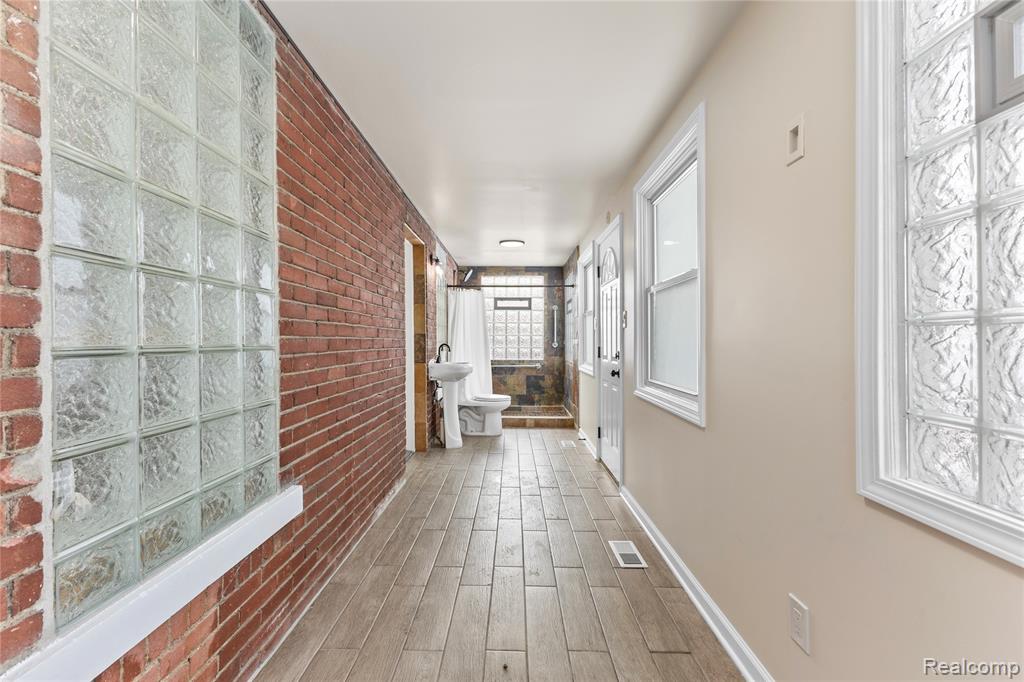 24857 Landau, Center Line, MI 48015 — Photo 19