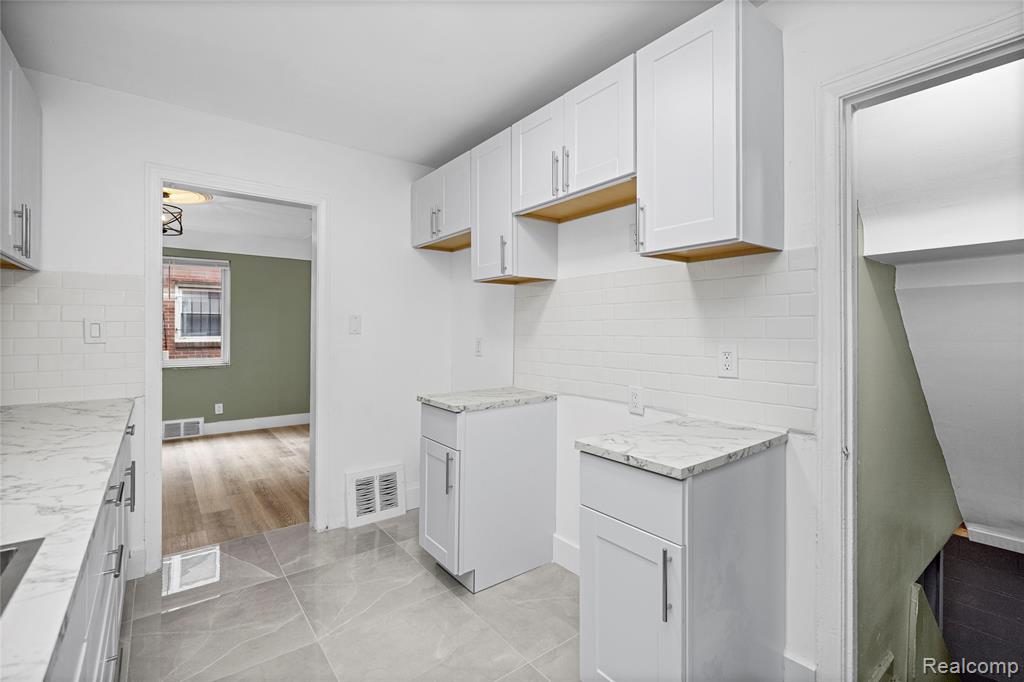 16871 Asbury Park, Detroit, MI 48235 — Photo 25