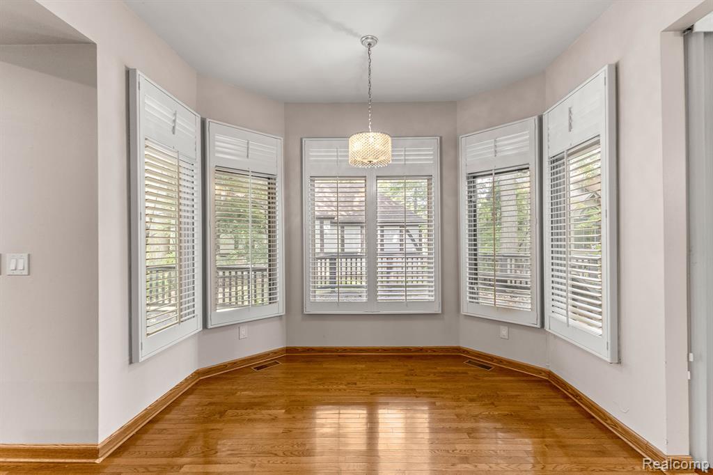 4 LEMINGTON, Dearborn, MI 48126 — Photo 12