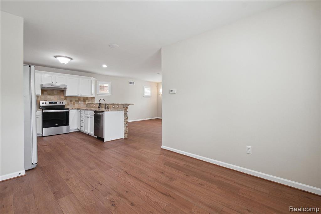 4305 ARETHA Avenue, Detroit, MI 48201 — Photo 17