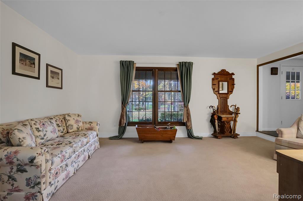 5180 Glenway Drive, Brighton, MI 48116 — Photo 10