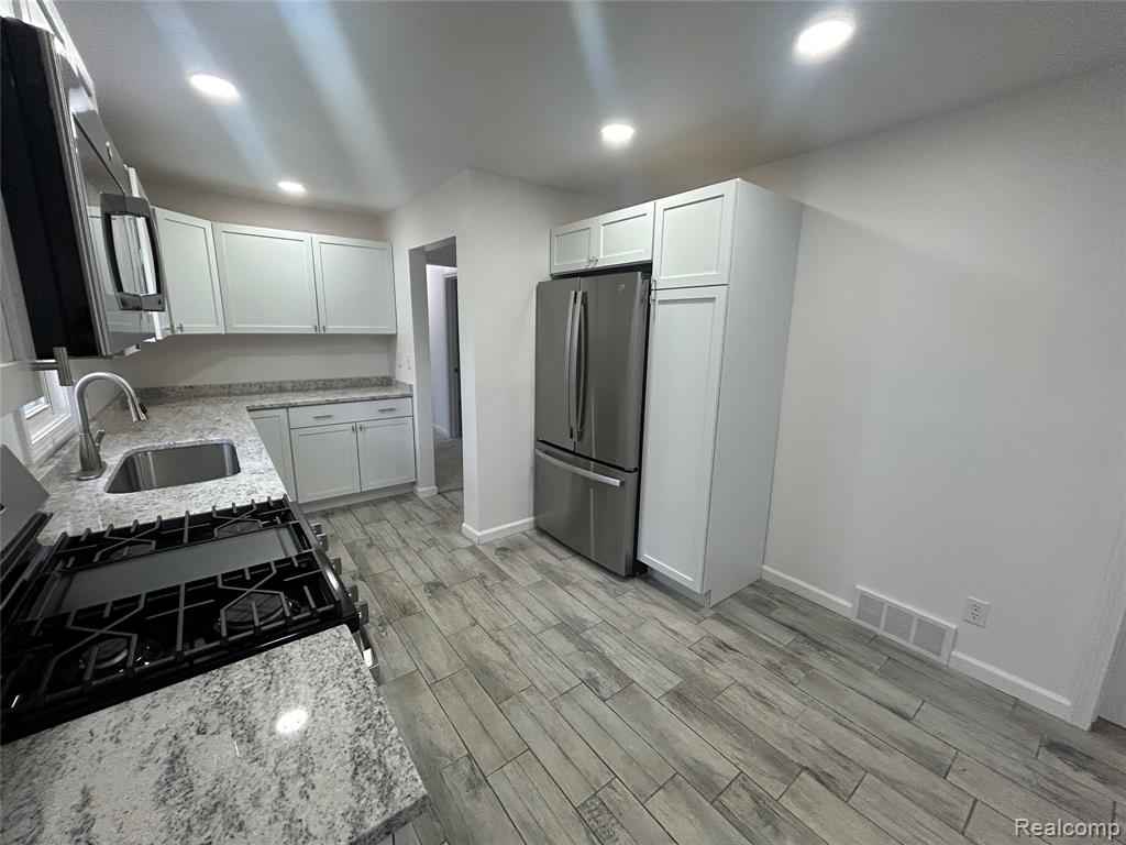 506 N Conklin Road, Lake Orion, MI 48362 — Photo 9