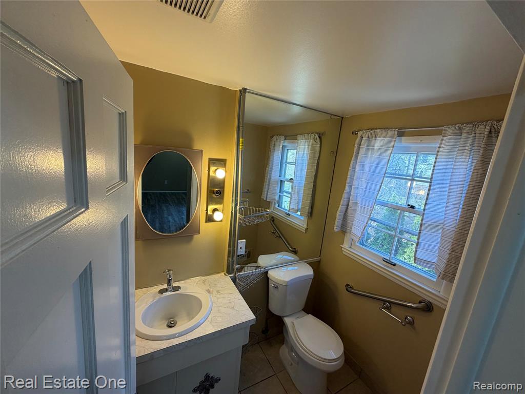 7068 Heather Heath, West Bloomfield, MI — Photo 39