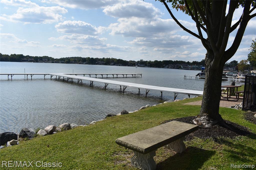 417 Old Pine Way Drive, Walled Lake, MI 48390 — Photo 39