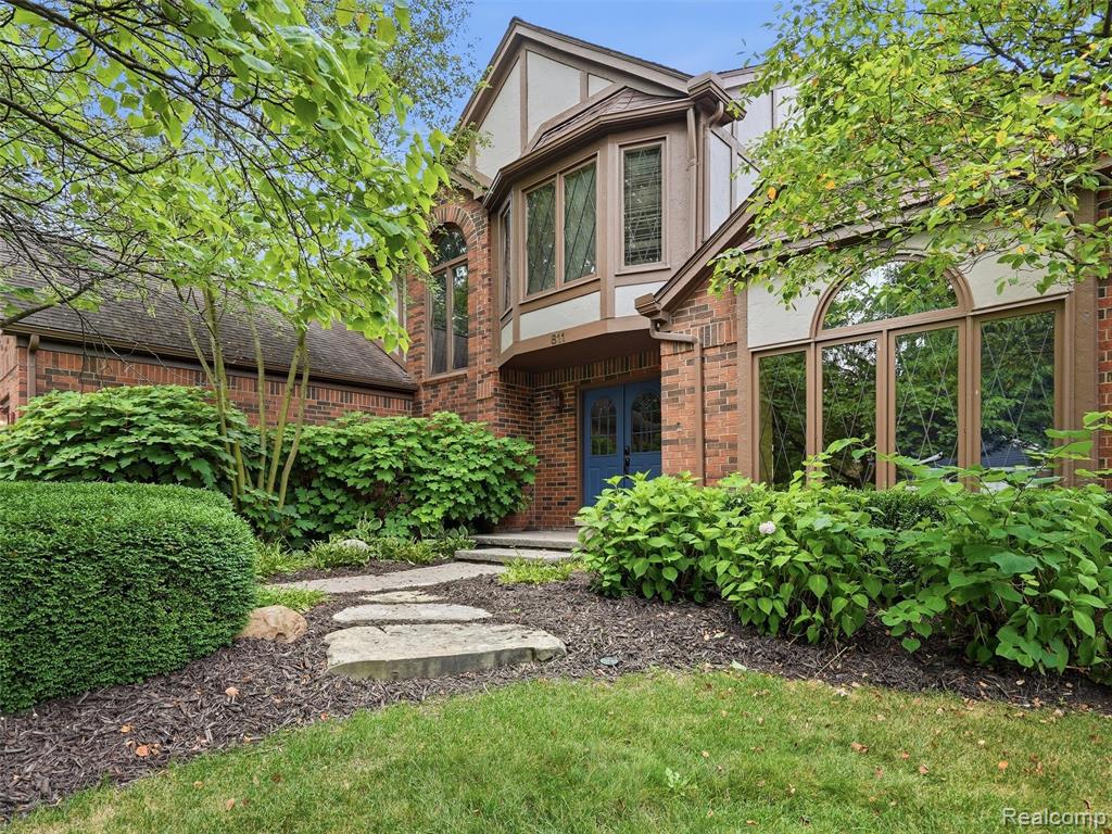 811 Snowmass Drive W, Rochester Hills, MI 48309