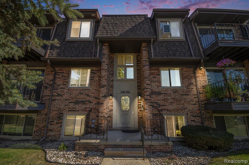 510 Riviera Drive, 157, Saint Clair Shores, MI 48080 — Photo 2