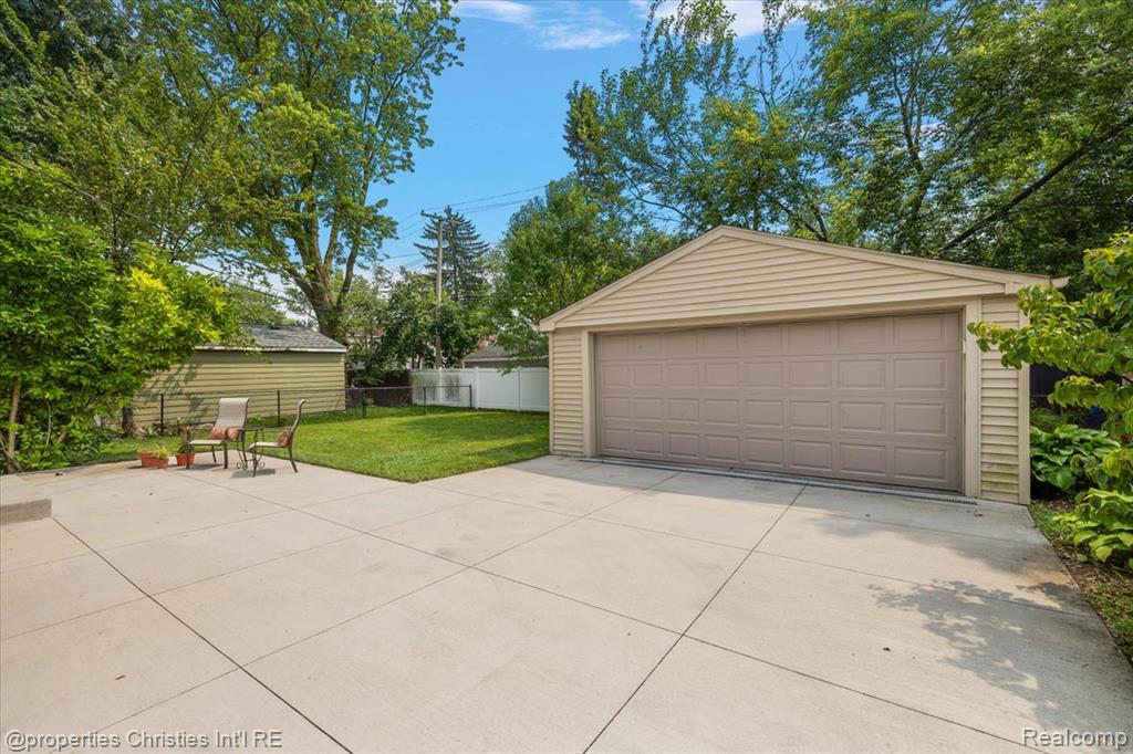 10819 W 11 Mile Road, Huntington Woods, MI — Photo 43