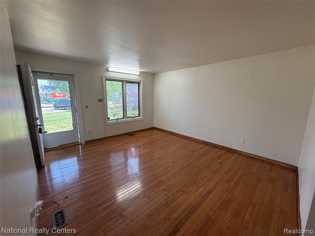 8416 Hickory Drive, Sterling Heights, MI 48312 — Photo 3