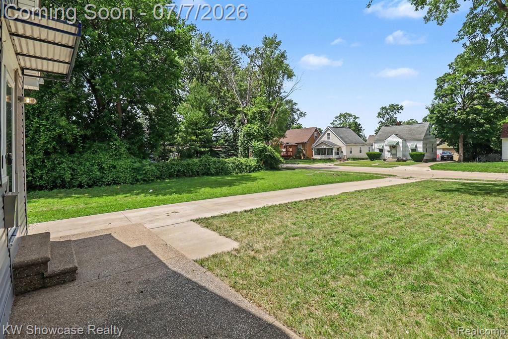 435 W Sonoma Avenue, Hazel Park, MI 48030 — Photo 18