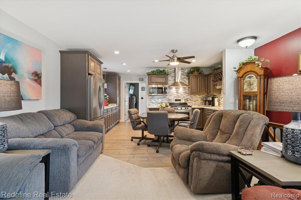 50340 Helfer Boulevard, Wixom, MI 48393 — Photo 9