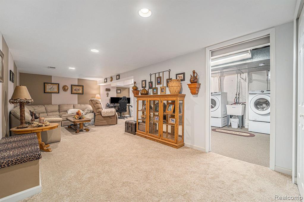 6465 CHICKADEE, Clarkston, MI — Photo 17