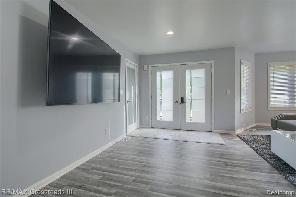 43216 N Bemis Road E, Belleville, MI 48111 — Photo 6