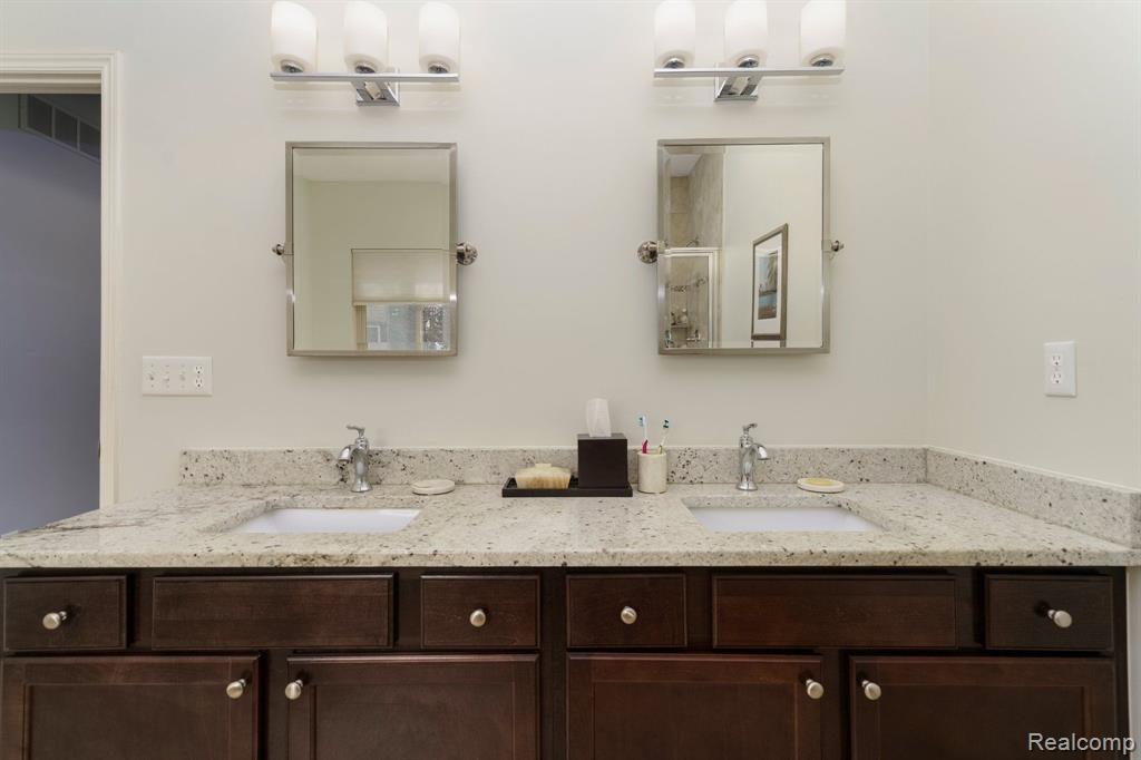 51112 MERRY Lane, Shelby Twp, MI 48316 — Photo 43