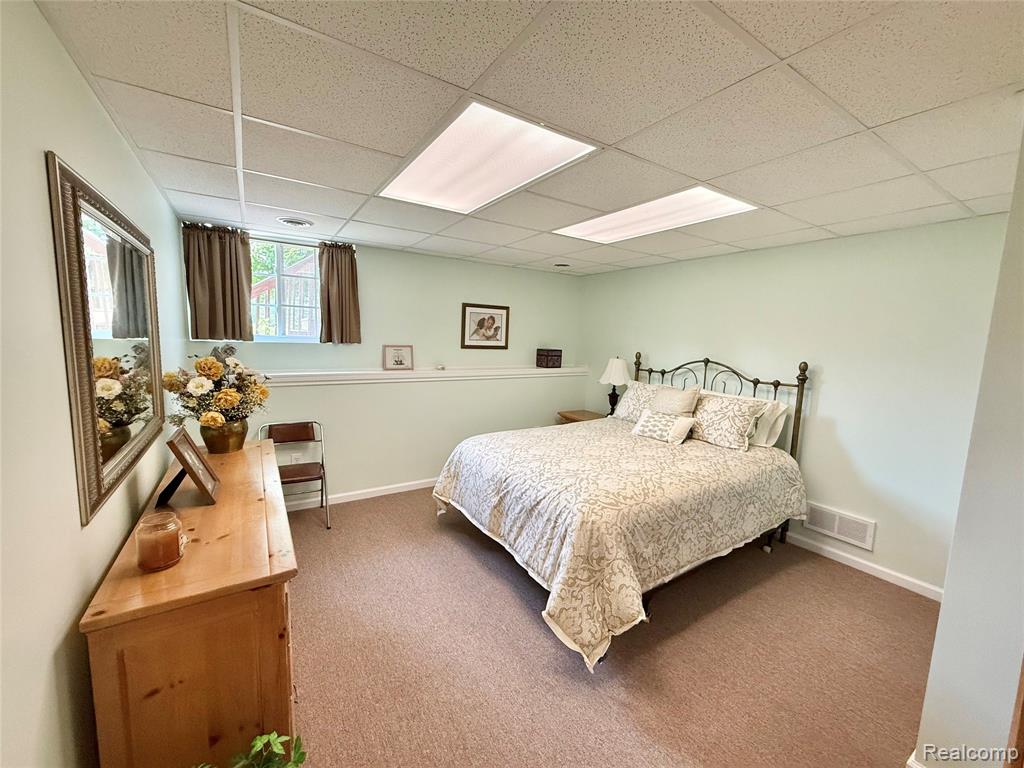 6426 Club Court W, Grand Blanc, MI 48439 — Photo 38