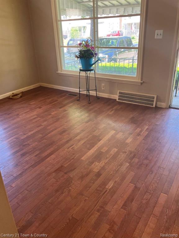 8150 Standard, Center Line, MI 48015 — Photo 6
