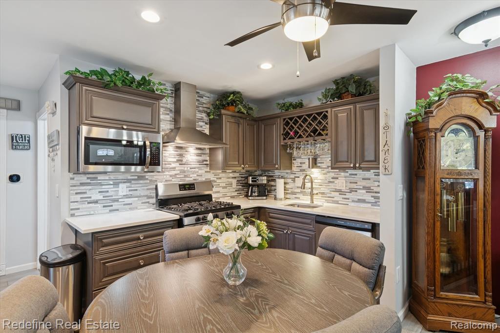 50340 Helfer Boulevard, Wixom, MI 48393 — Photo 2