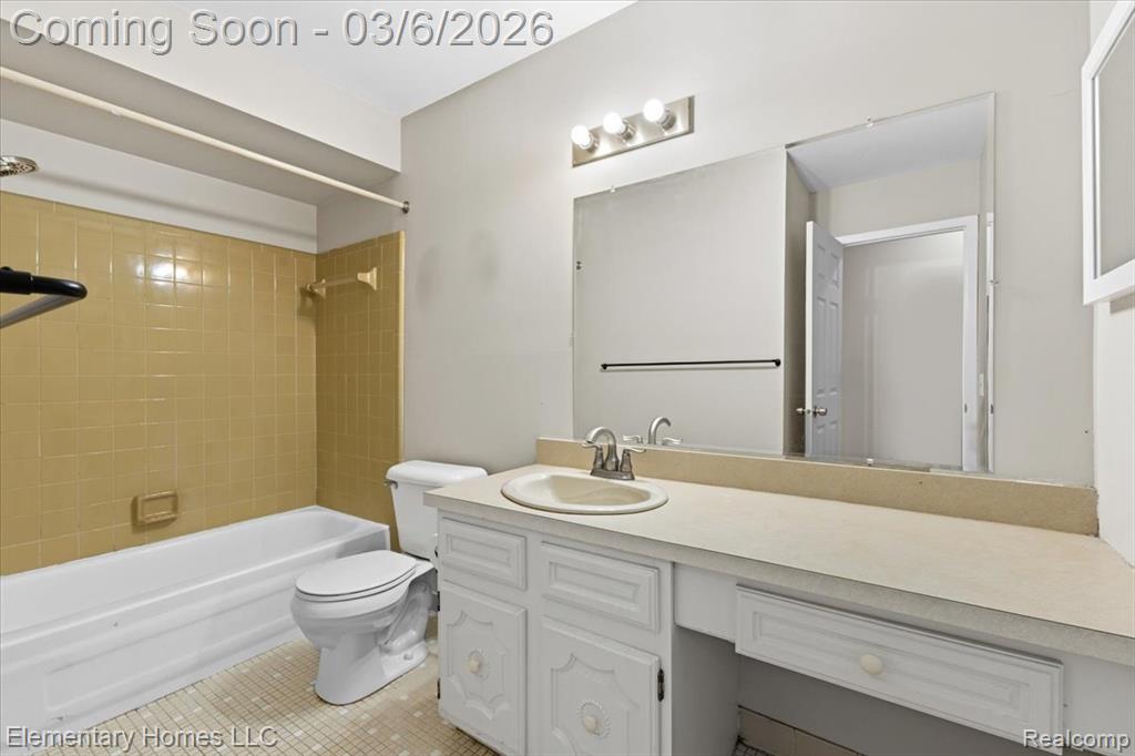 38181 Bradwood Court, Harrison Township, MI — Photo 12