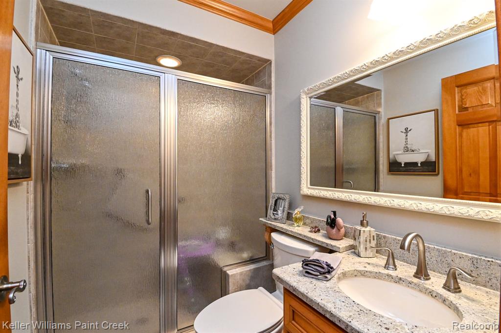 4442 WISTERIA Court, Warren, MI 48092 — Photo 32