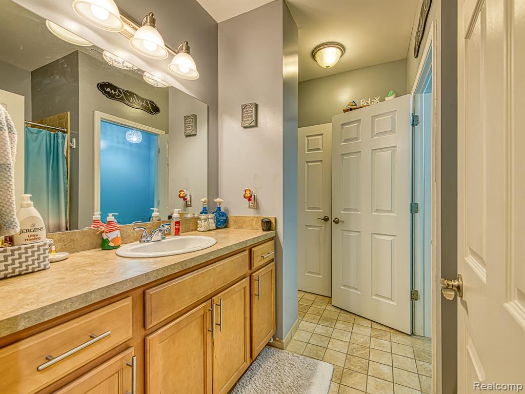 655 Vinewood Street, Wyandotte, MI 48192 — Photo 16