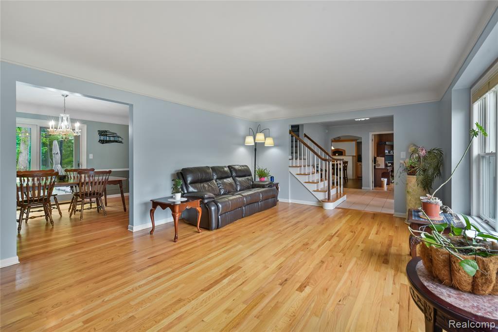 26060 Hidden Lane, Grosse Ile, MI 48138 — Photo 11