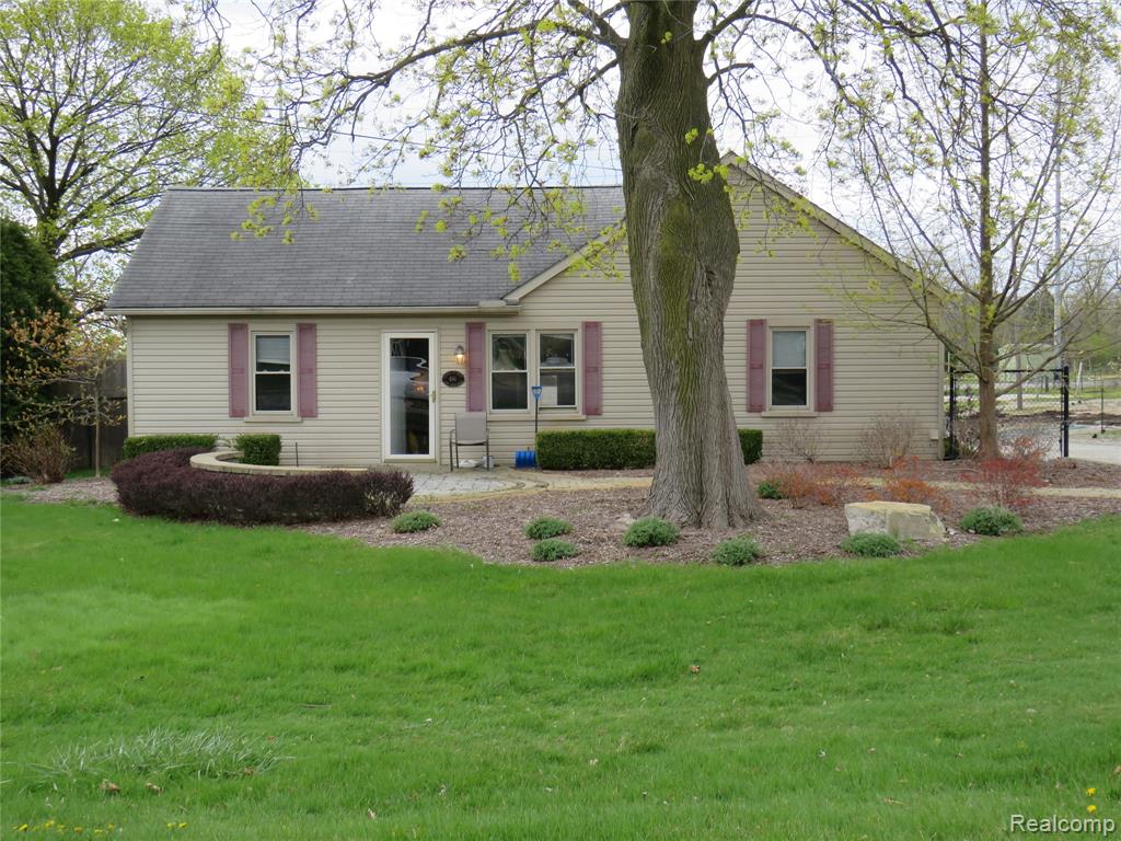 496 E Avon Road, Rochester Hills, MI 48307 — Photo 3